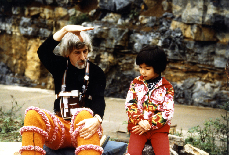 Caroll Spinney and Xiao Foo on the set of Big Bird in China. (Courtesy PBS)