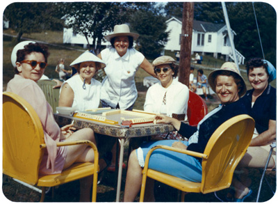 Women playing mah jongg in the Catskills, 1960; Collection of Harvey Abrams