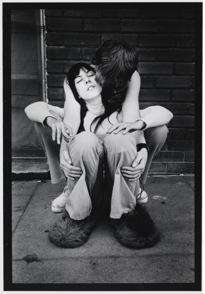Anthony Friedkin, "Bobbie and Linda, Venice, 1970. c. Anthony Friedkin. 
