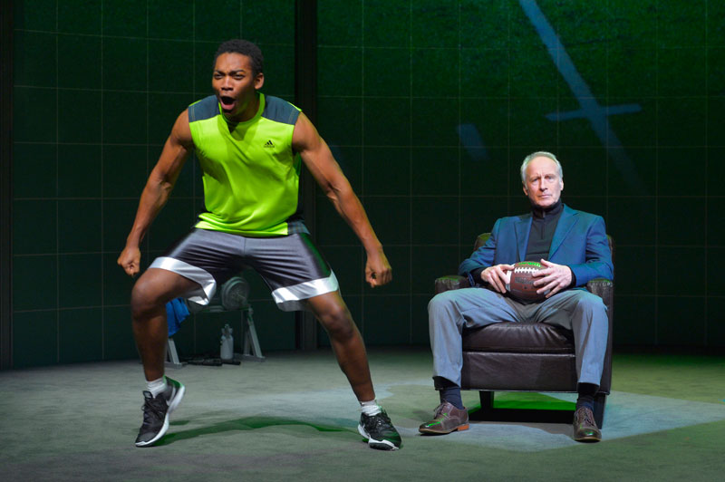 Eddie Ray Jackson trains while Bill Geisslinger ruminates in X's and O's (A Football Love Story) at Berkeley Repertory Theatre.