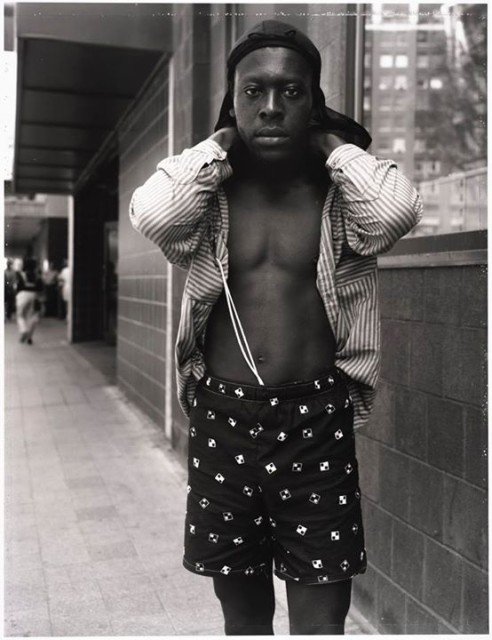 Dawoud Bey, <i>A Young Man in a Bandana and Swimming Trunks, Rochester, New York</i>, 1989. (Courtesy of SFMOMA)