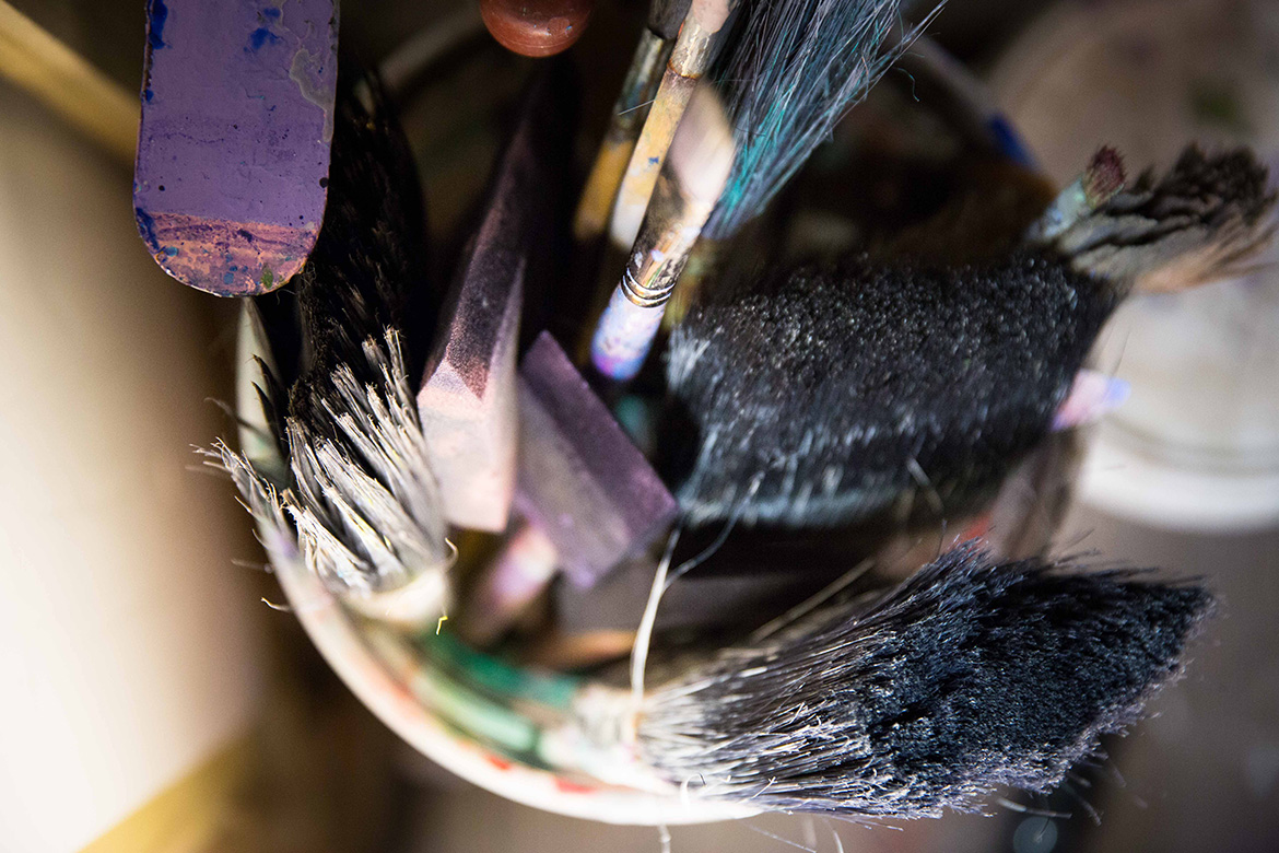 The artist's brushes. (Photo: Jeremy Raff/KQED)