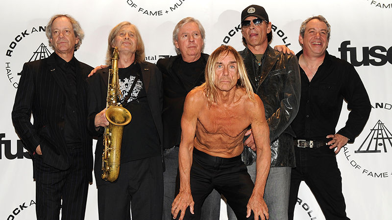 Inductees Steve Mackay (2nd from L), James Williamson, Scott Asheton and Mike Watt pose with Iggy Pop (Front) of The Stooges at the 25th Annual Rock And Roll Hall of Fame Induction Ceremony