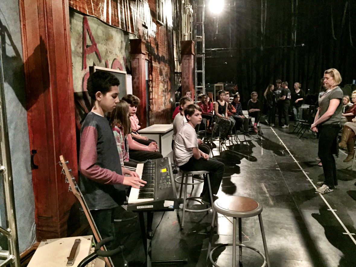 Oakland School for the Arts students rehearse 'School of Rock' at the Curran
