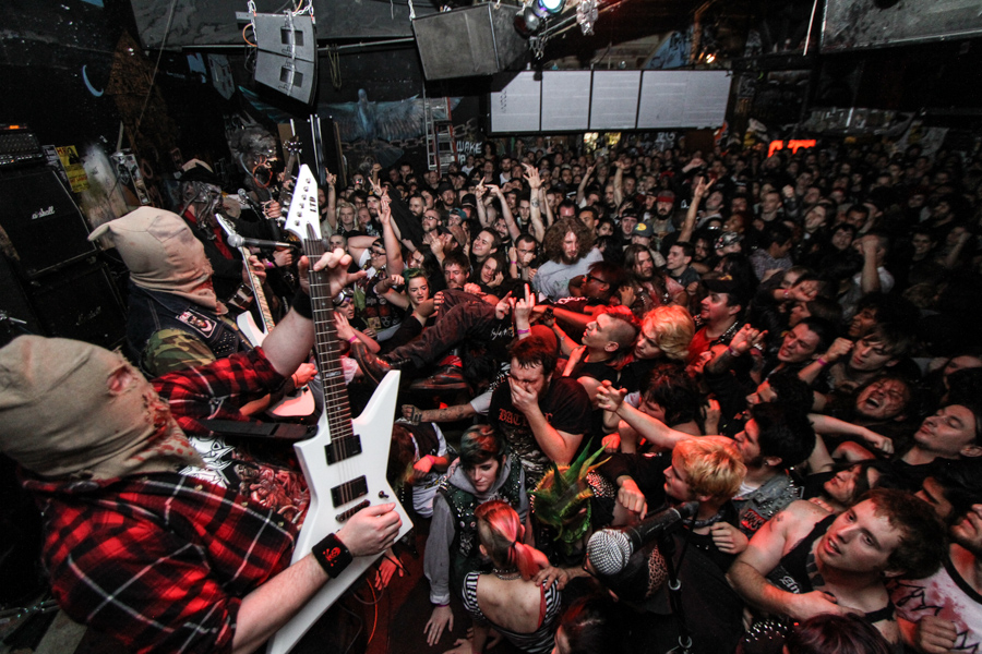 Ghoul perform at 924 Gilman in 2015. 