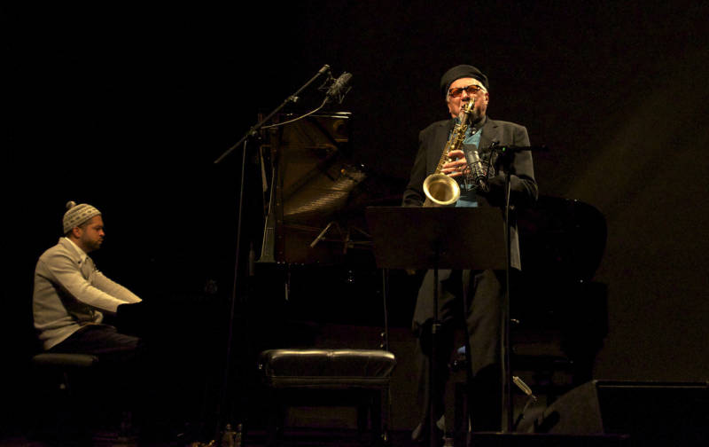 Charles Lloyd performs with pianist Jason Moran in Munich in early 2013. Photo by Dorothy Darr. 