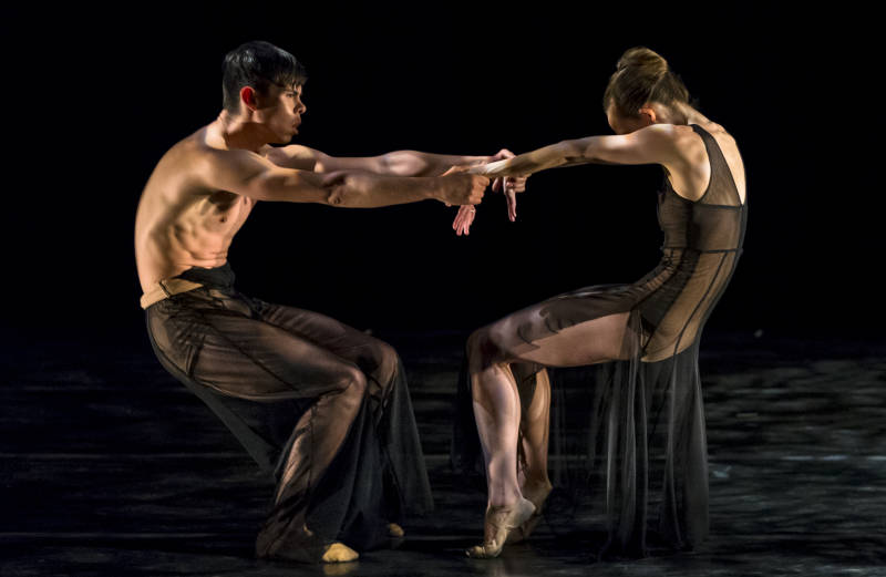 Vincent Chavez, Emily Kerr in Oakland Ballet's 'Divining' 