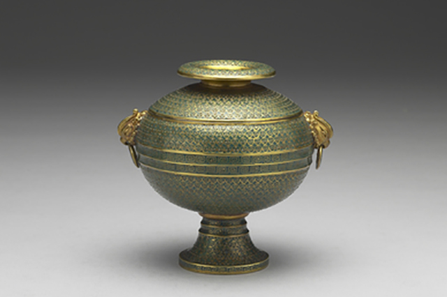 Ritual dou vessel with phoenix-shaped handles, by the Imperial Workshop, Beijing. Qing dynasty, reign of Emperor Yongzheng (1723–1735). Copper alloy with cloisonné enamel inlays.