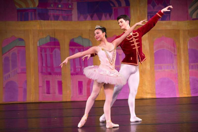Sugar Plum Fairy and her Cavalier in Berkeley Ballet Theater’s Nutcracker (Photo: Emmanuel Canteras/Berkeley Ballet Theater)