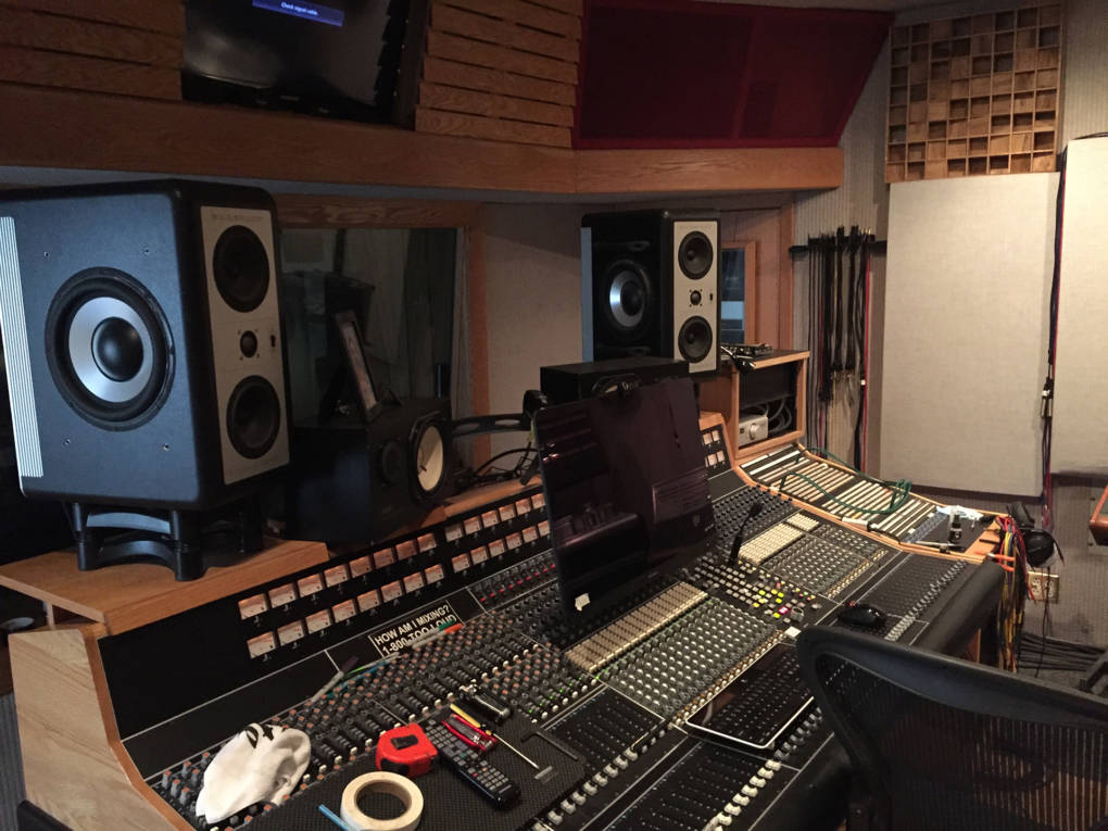 Control room at Decibelle Recording Studio