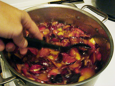 plum jam cooking