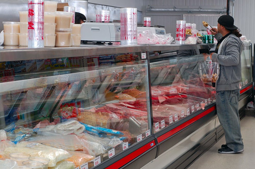 duc loi supermarket meat counter