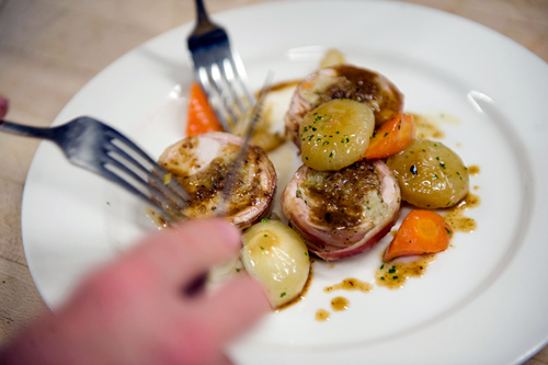 A tepid plate of pancetta-wrapped rabbit cost Oliveto some stars from food critic Michael Bauer.
