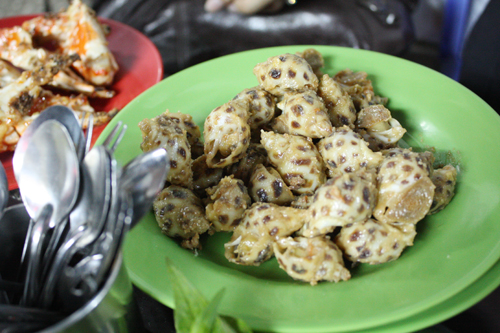 vietnam saigon Wok-fried Snails, Oc Huong Pho Mai