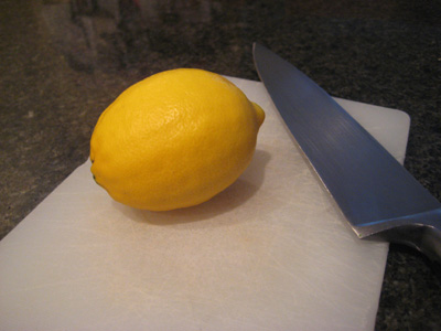 lemon to be cut