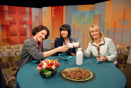 Stephanie Rosenbaum, Jeannie Choe, Leslie Sbrocco on set of Food and Wine This Week
