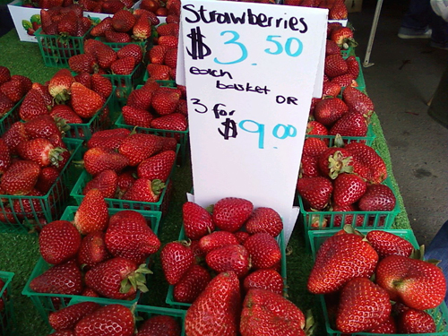 strawberries - photo by Stephane von Stephane