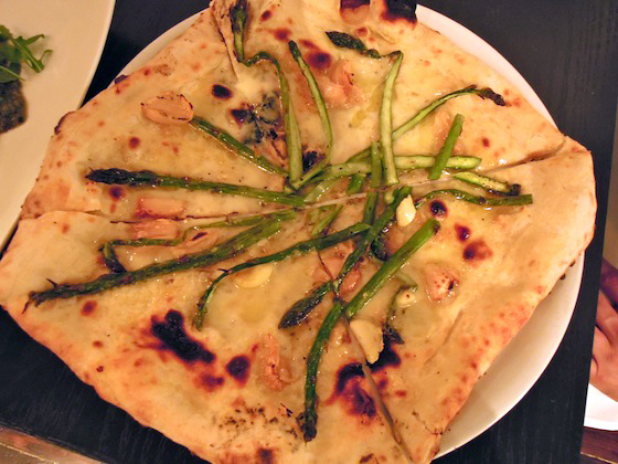 mozzeria asparagus pizza