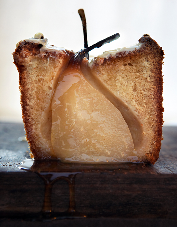 Cardamom Cake with Whole Pears & White Chocolate. Photo: Oof Verschuren