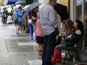 Hopeful customers line up outside New York's Dominique Ansel Bakery to purchase cronuts. Photo: Richard Drew/AP