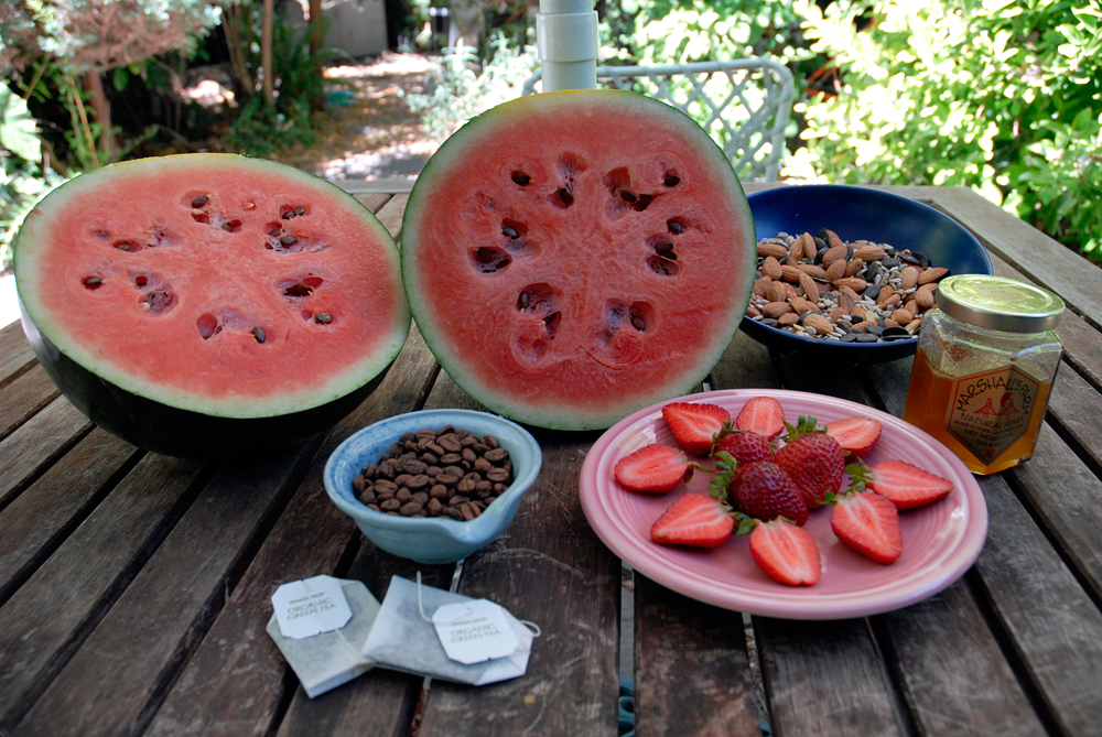 Foods and beverages that nourish the skin. Photo: Wendy Goodfriend