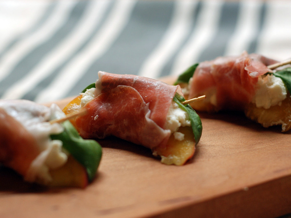 Prosciutto-Wrapped Peaches With Basil And Goat Cheese. Photo: Serri Graslie