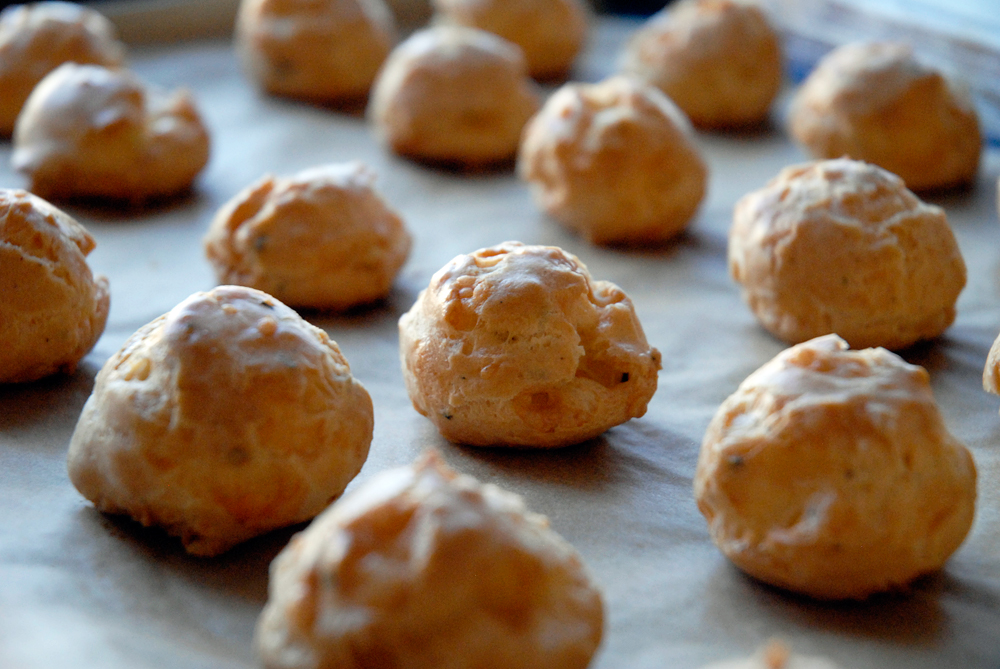 Herb and Gruyere Gougeres: Perfectly Cheesy Puffs for Holiday Appetizers. Photo: Wendy Goodfriend