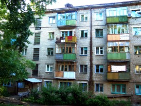 The exterior of Khrushchev-era apartments in Kazan, Russia. Photo: Untifler/Wikipedia