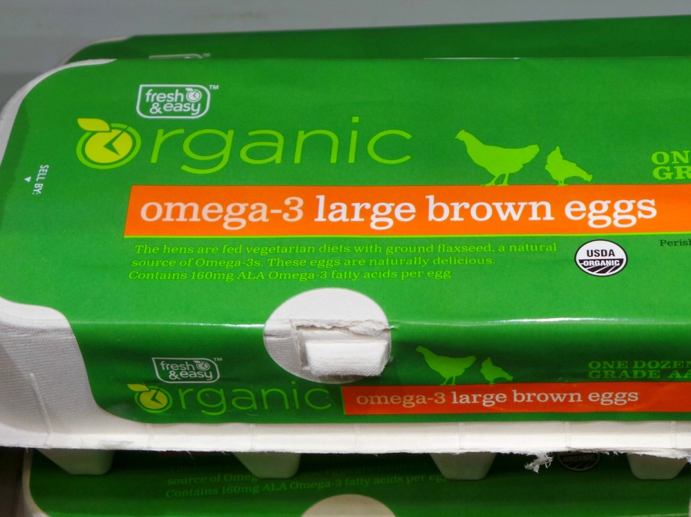 Eggs labeled as organic and omega-3 for sale under the Fresh & Easy store brand on Oct. 14, 2014. Photo: SITS Girls/Flickr 