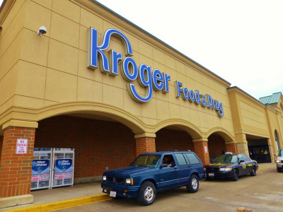 Big grocery chains like Kroger are beginning to experiment with smaller-format stores, says Lempert.