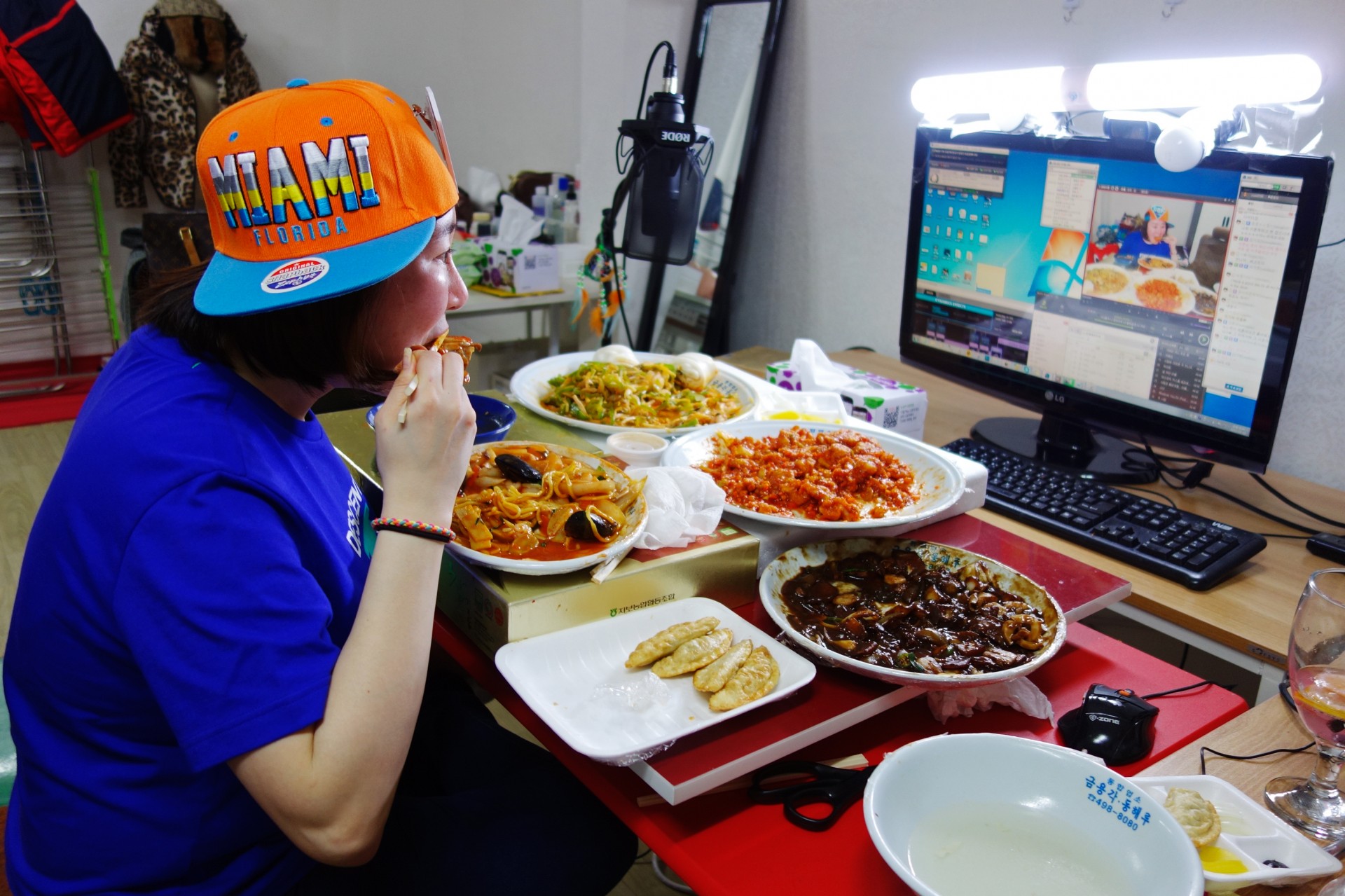 Rachel Ahn, who goes by "Aebong-ee," is among the top 100 most-watched mukbang stars in South Korea. Photo: Elise Hu/NPR