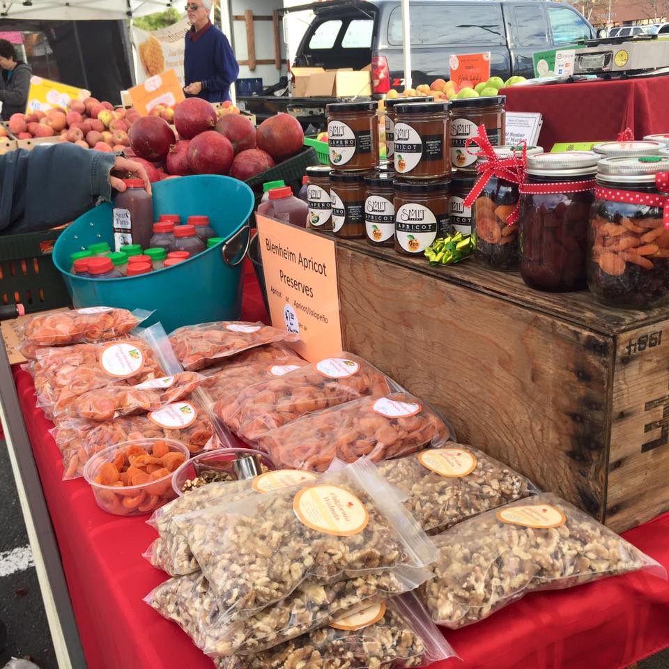 Smit Orchards at the Castro Valley Farmers Market