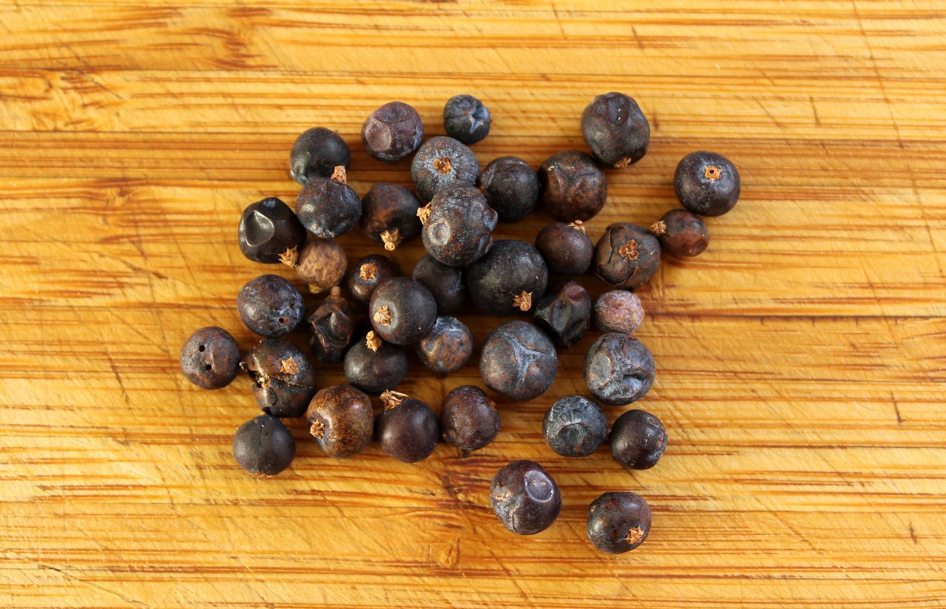 Dried juniper berries.