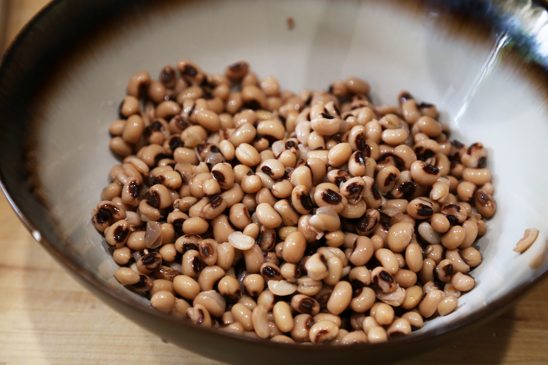 Black-eyed peas, drained and rinsed and drained again.
