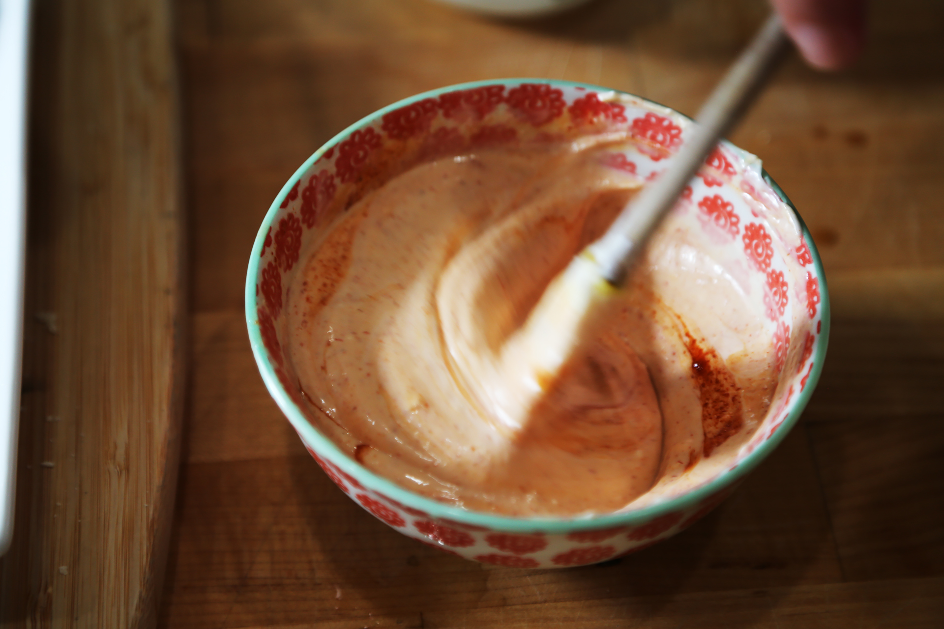 To make the spicy mayo, stir together all the ingredients in a small serving bowl. Cover and refrigerate