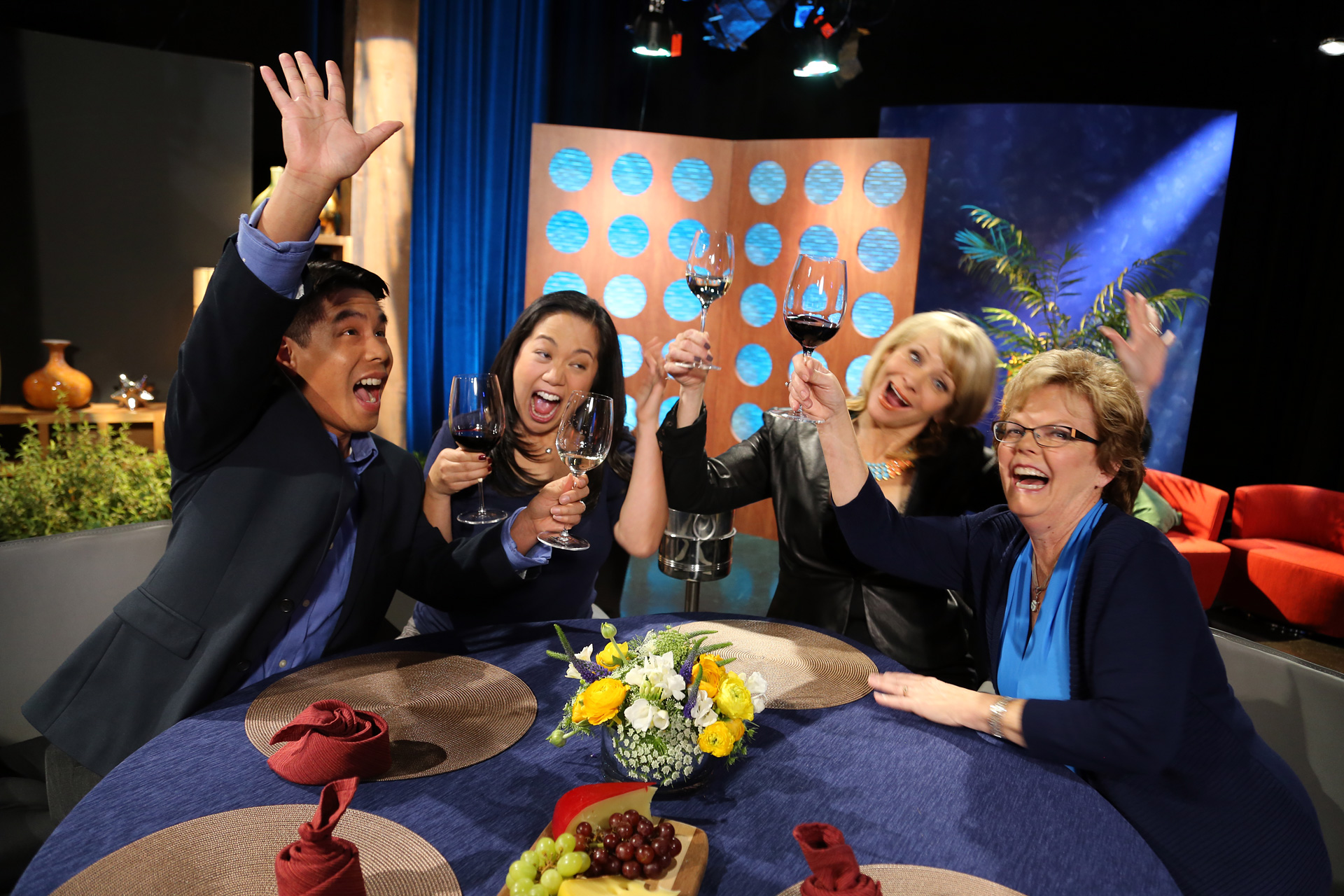 Host Leslie Sbrocco and guests having fun on the set of the episode 7 of season 11.