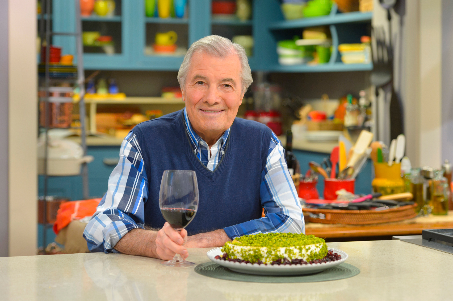 Jacques Pépin on the set of Heart & Soul.