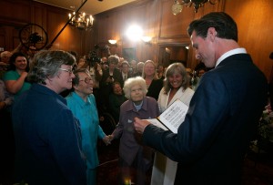  San Francisco mayor Gavin Newsom (R) marries same-sex couple Del Martin (R) and Phyllis Lyon (L) during a private ceremony at San Francisco City Hall June 16, 2008. (Marcio Jose Sanchez-Pool/Getty Images)