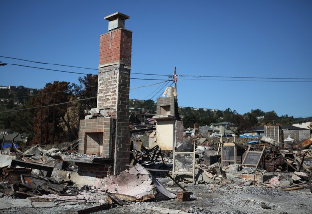 The explosion of a gas pipeline on Sept. 9, 2010, sparked a fire in San Bruno that destroyed 38 homes. (Justin Sullivan / Getty Images)