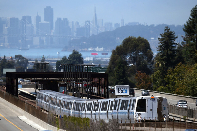 A BART train pulls out of Oakland's Rockridge station. (Justin Sullivan/Getty Images)