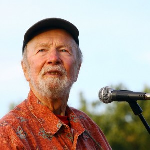 Pete Seeger at a 2009 performance in New York City. (Astrid Stawiarz/Getty Images)