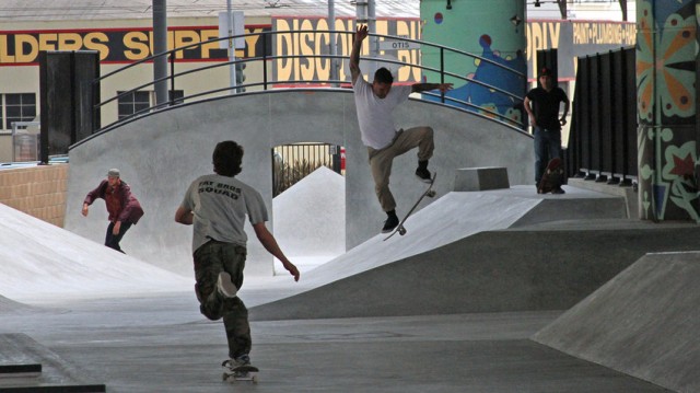 Skaters at San Francisco's new SOMA West skatepark. (Alexandra Garreton/KQED)