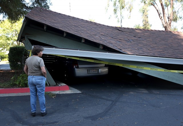 A collapsed carport. (Justin Sullivan/Getty Images)