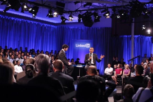 LinkedIn CEO Jeff Weiner and U.S. President Barack Obama, (R), field a question from the audience during town hall meeting hosted by LinkedIn last September. (Stephen Lam/Getty Images)