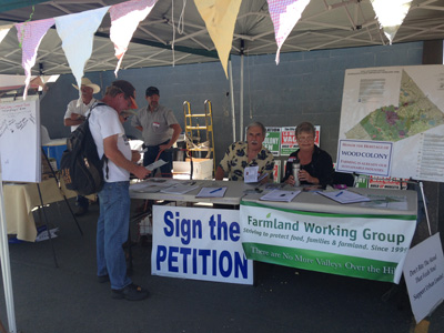At the fair, a place to sign a petition to limit urban growth. (Lisa Morehouse/KQED)