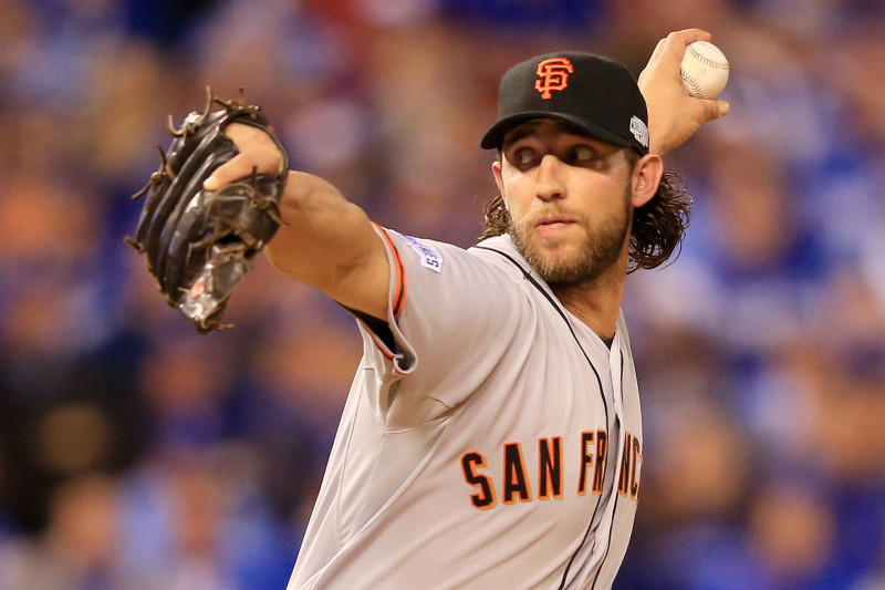Madison Bumgarner #40 of the San Francisco Giants pitches against the Kansas City Royals in the fifth inning during Game Seven of the 2014 World Series at Kauffman Stadium on October 29, 2014 in Kansas City, Missouri. (Jamie Squire/Getty Images)