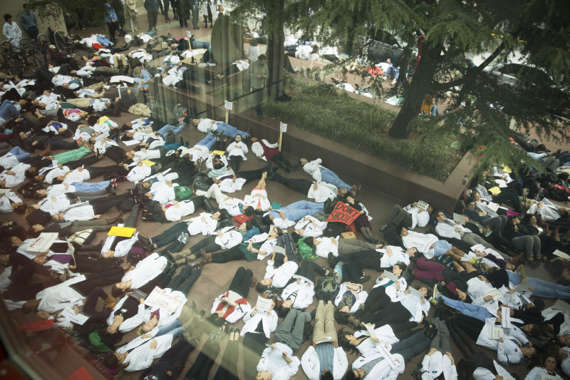 More than 70 medical schools across the country held similar demonstrations. (Jeremy Raff/KQED)