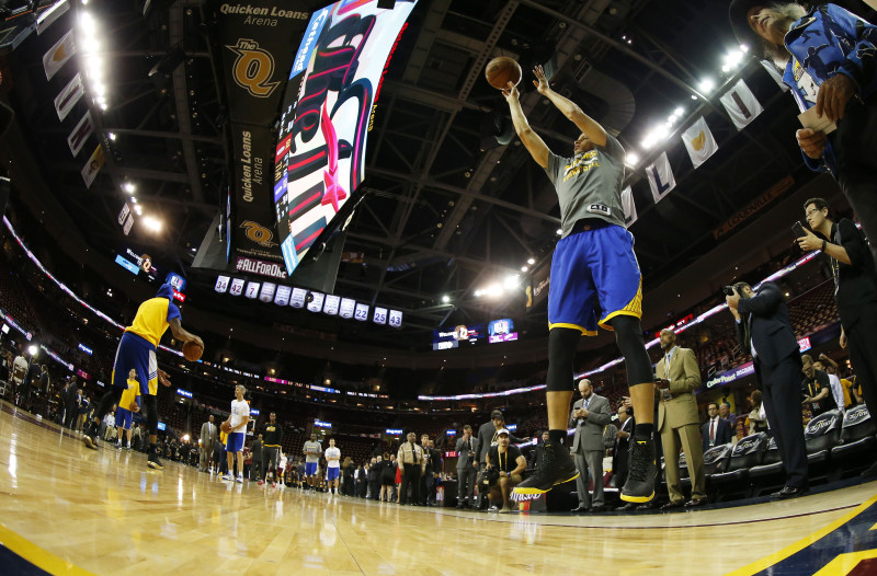 Stephen Curry warms up prior to Game Six of the 2015 NBA Finals against the Cleveland Cavaliers at Quicken Loans Arena in Cleveland, Ohio. (Ezra Shaw/Getty)