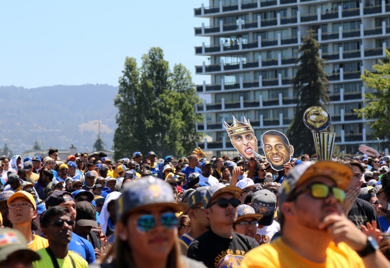 Fans packed the area surrounding the rally. (Adam Grossberg/KQED)