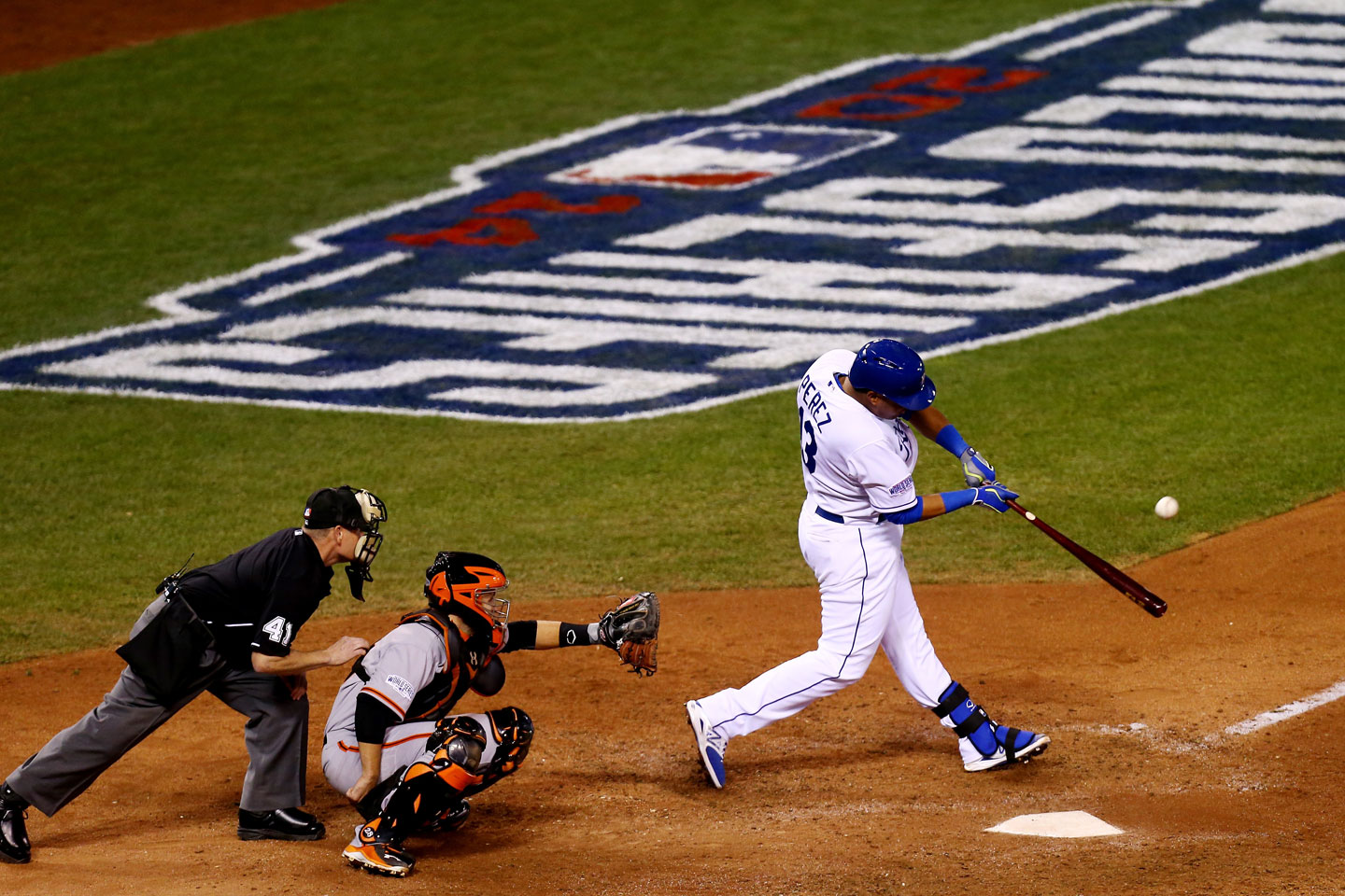 oyals catcher Salvador Perez hits a solo home run in the bottom of the seventh. The homer ends two impressive streaks for Madison Bumgarner: 21 scoreless innings in the World Series, and 32 2/3 scoreless innings in postseason play on the road -- that second streak being a major league record. Score now Giants 7, Royals 1. (Ed Zurga/Getty Images)